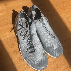 Under Armour men’s running performance shoes NWOT